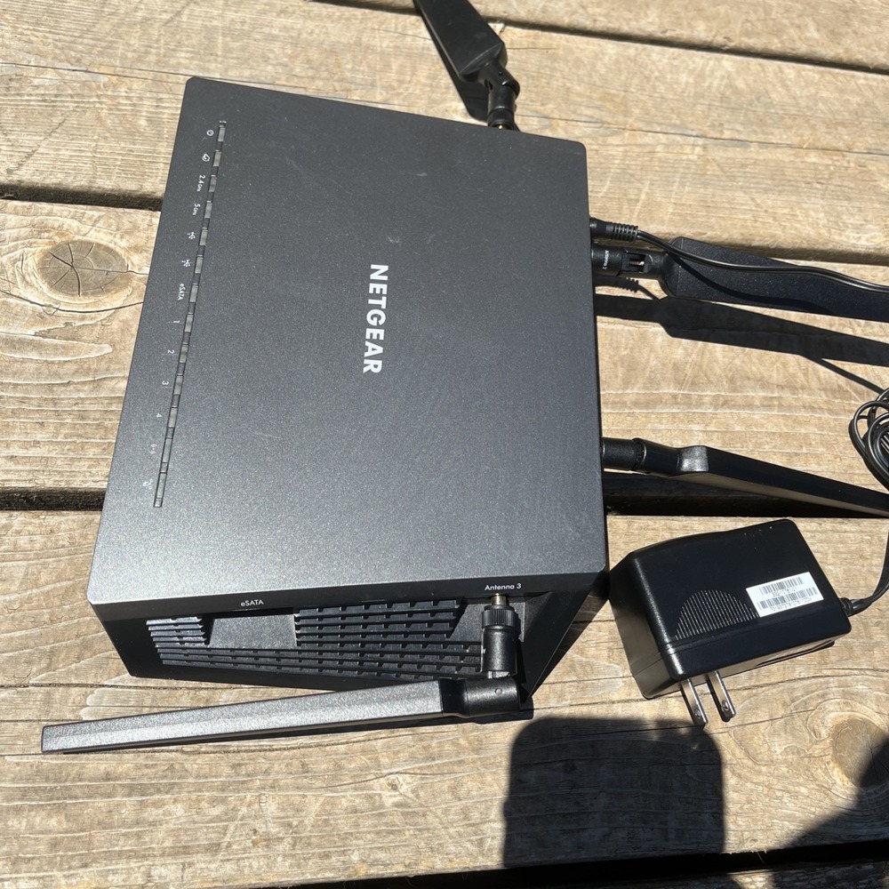 NETGEAR Nighthawk X4S Smart WiFi Router Black, AC2600 model R7800 - Picture 9 of 9